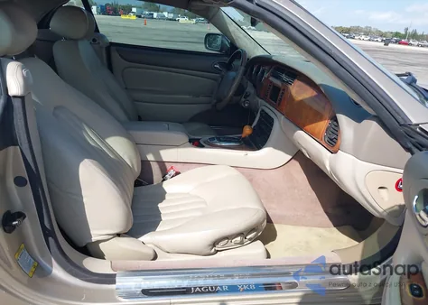 2001 Jaguar Xk8 z USA, uszkodzony, nr VIN SAJDA42CX1NA13733